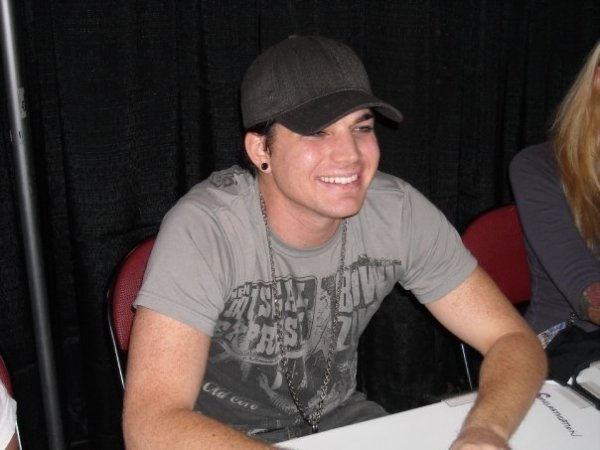 Adam Lambert signing autographs in Pittsburgh at the Mellon Arena